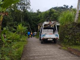 Tiang Listrik Doyong di Area SD Mertelu Baru Akhirnya Dibenahi